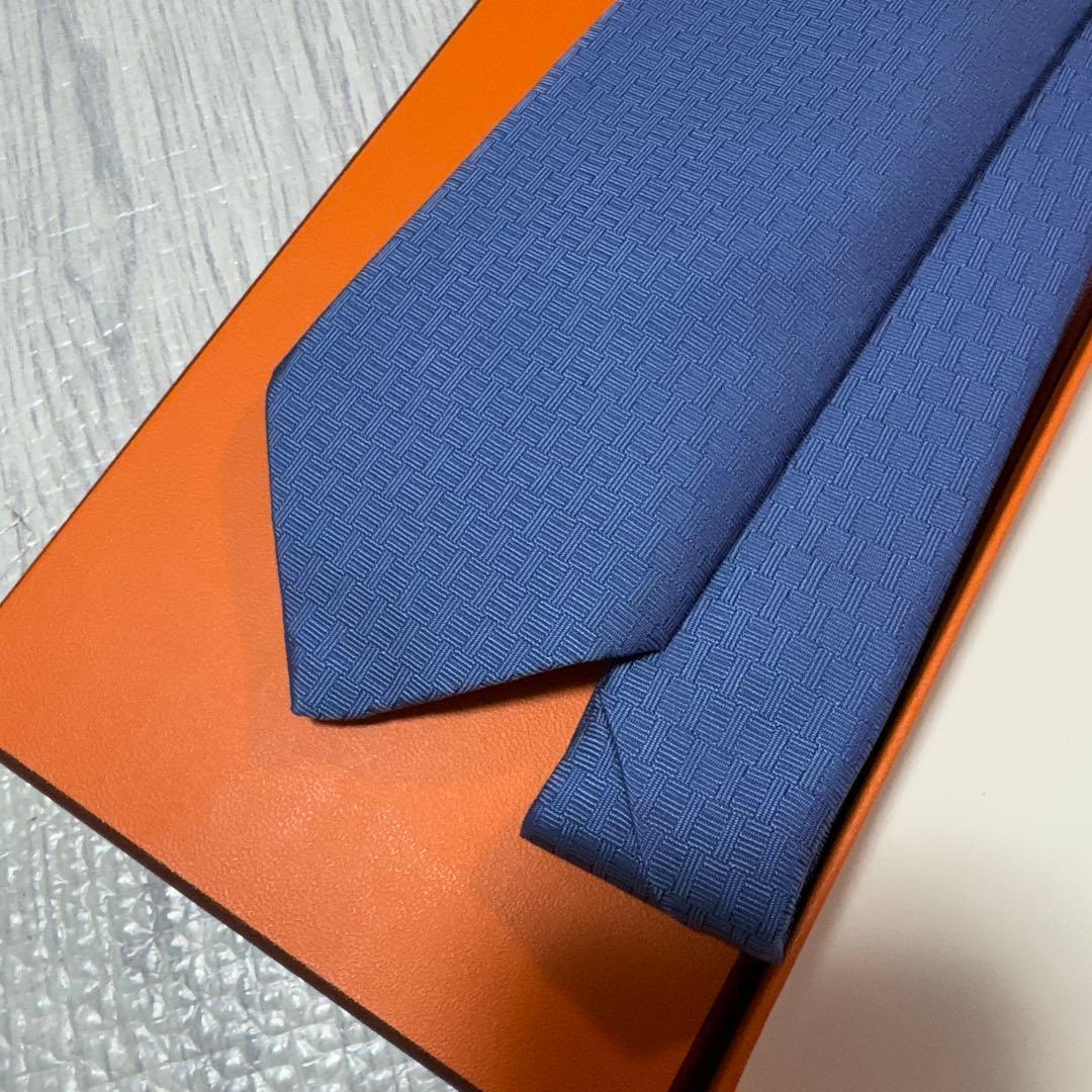 未使用 HERMES エルメス ネクタイ H柄 カデナ 南京錠 水色 ブルー