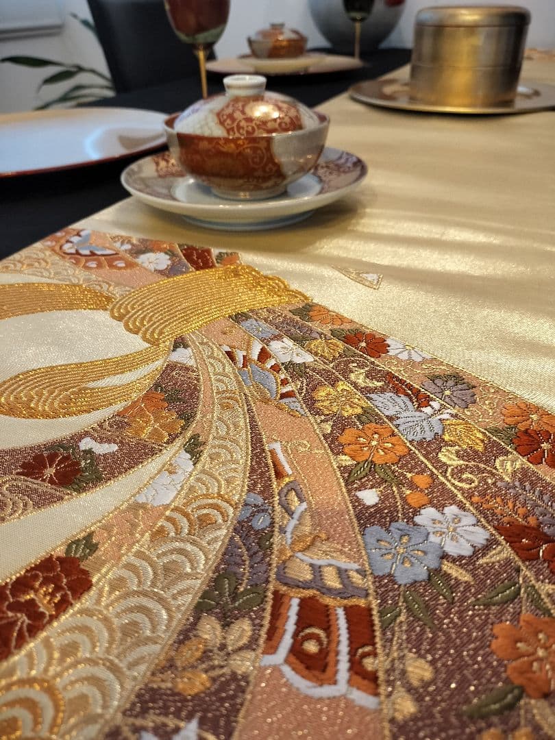 A929逸品‼️全通箔‼️組紐リボン‼️ひな祭り‼️テーブルランナー2m24cm