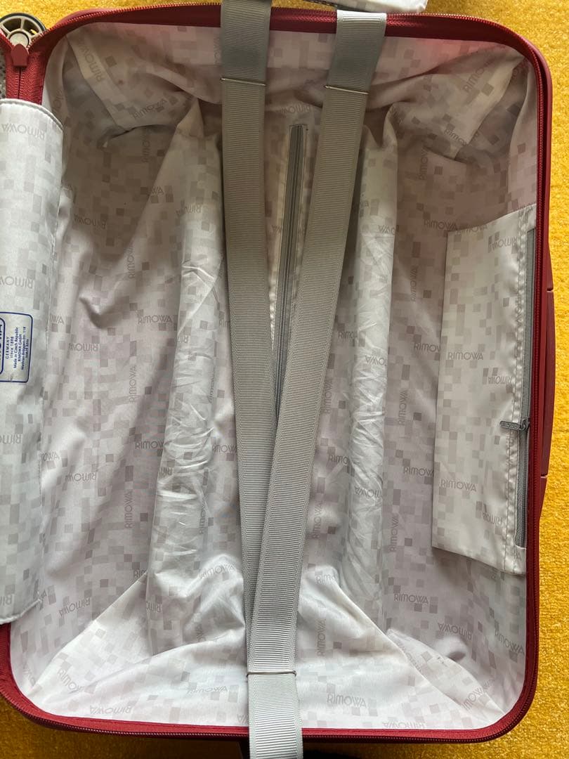 【リモア】サルサ　マット赤 ４輪 機内持ち込みサイズ