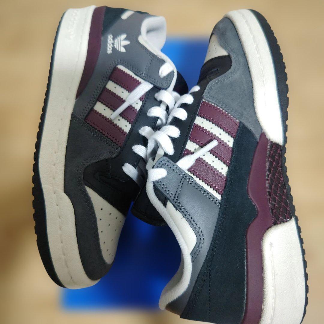 アディダス　FORUM84LOW メンズ26cm
