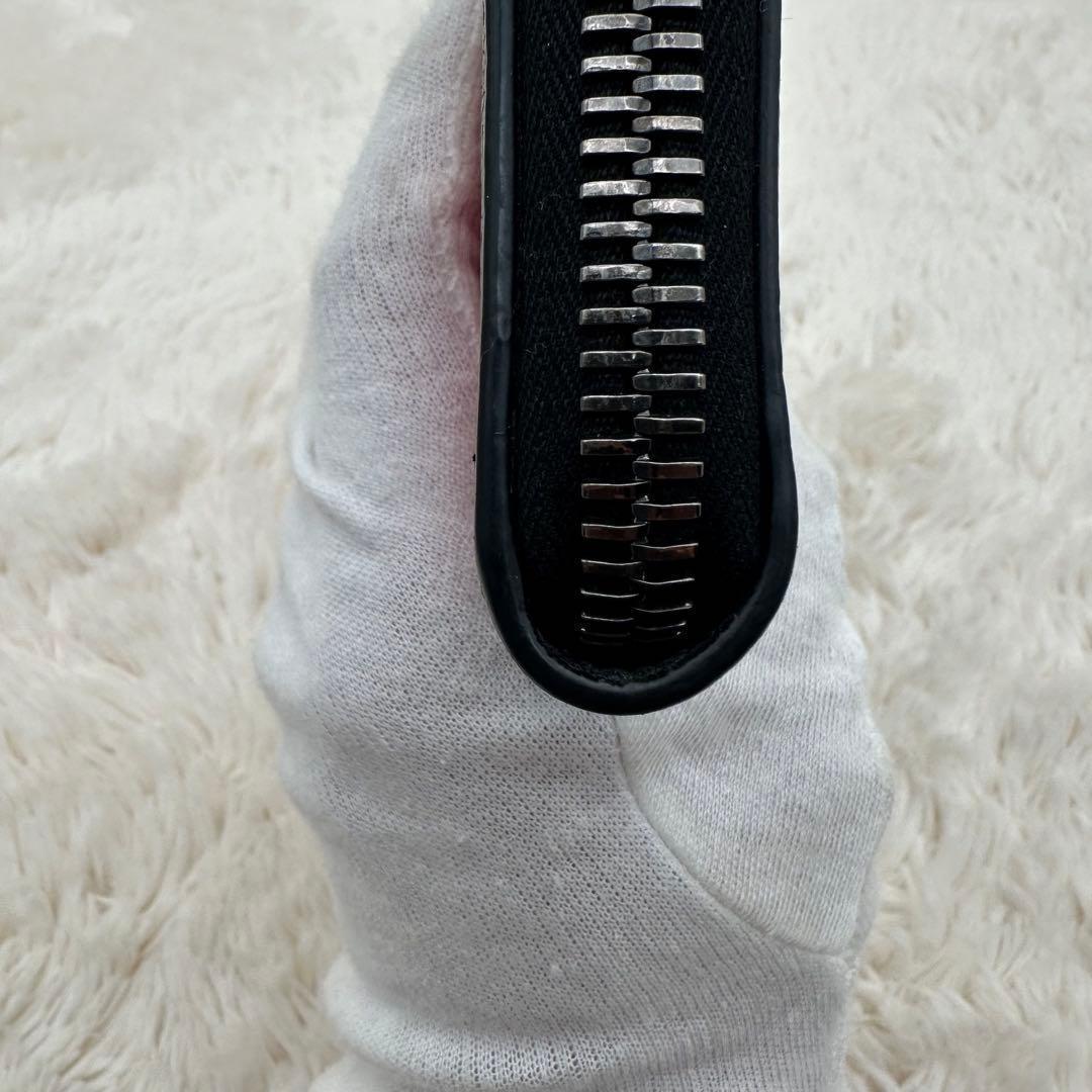 ✨美品✨ルブダン　長財布　ラウンドジップ　ラバーソール　デカロゴ　レザー　黒　赤