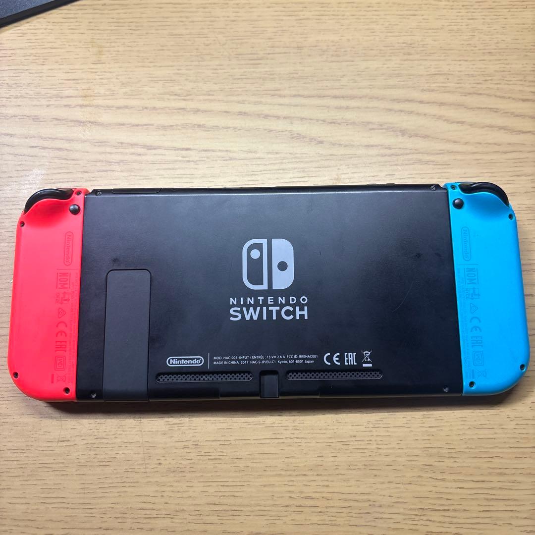 任天堂　Switch 本体　充電器付き