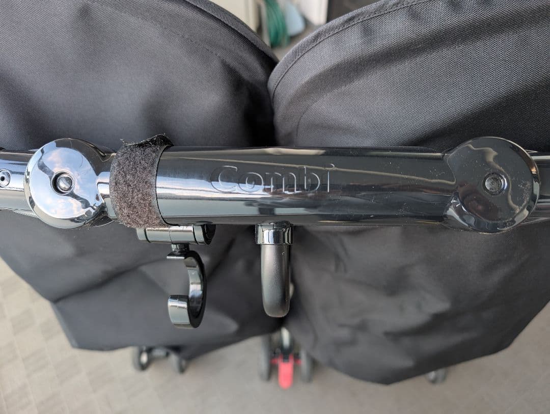 【匿名送料込・直引取１万】コンビ　ツインスピン　二人乗り　双子　ベビーカー