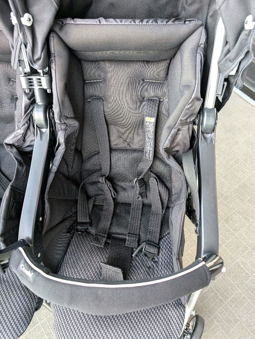 【匿名送料込・直引取１万】コンビ　ツインスピン　二人乗り　双子　ベビーカー