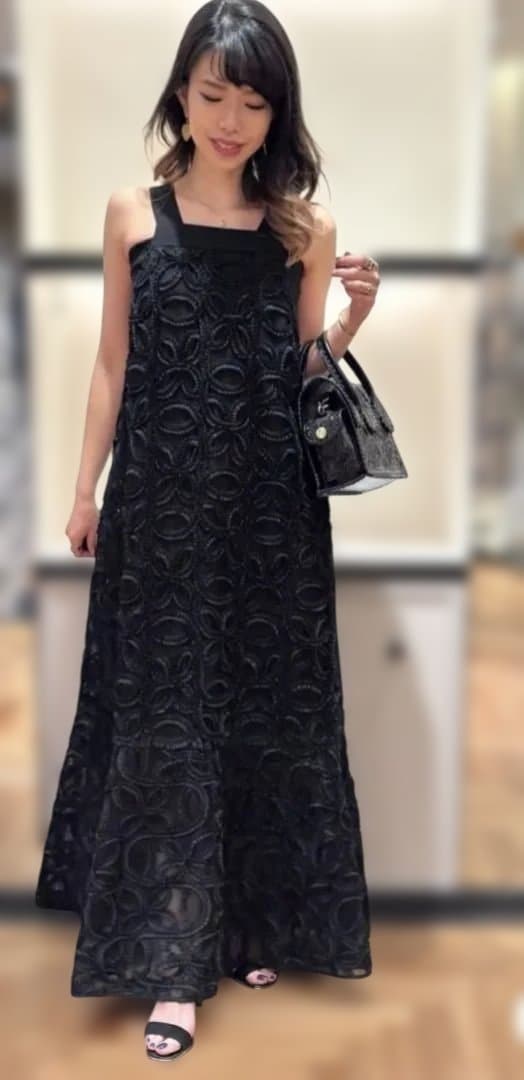 2025美品グレースコンチネンタル　ブラック 花模様刺繍 マキシワンピ　36