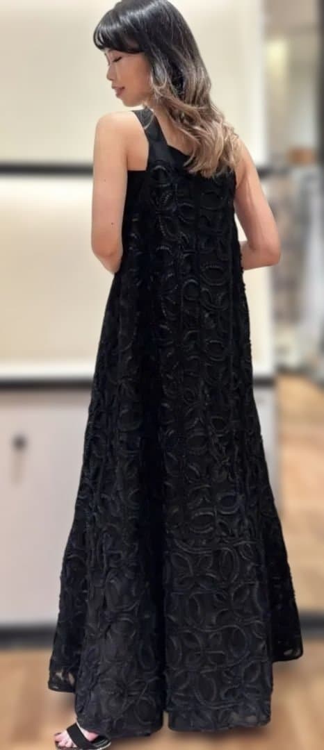 2025美品グレースコンチネンタル　ブラック 花模様刺繍 マキシワンピ　36