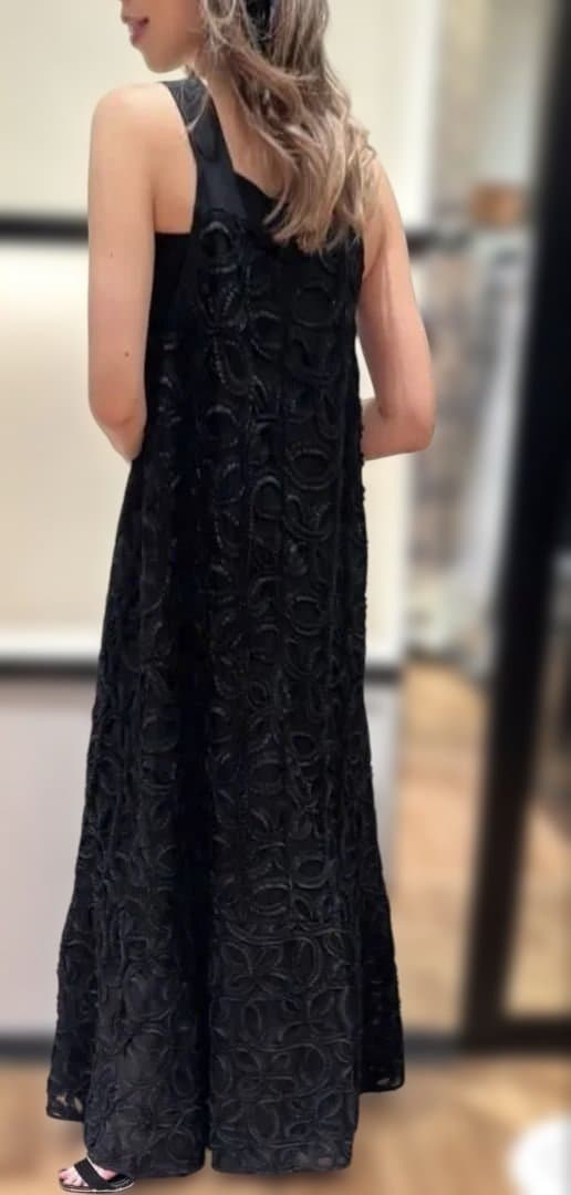 2025美品グレースコンチネンタル　ブラック 花模様刺繍 マキシワンピ　36