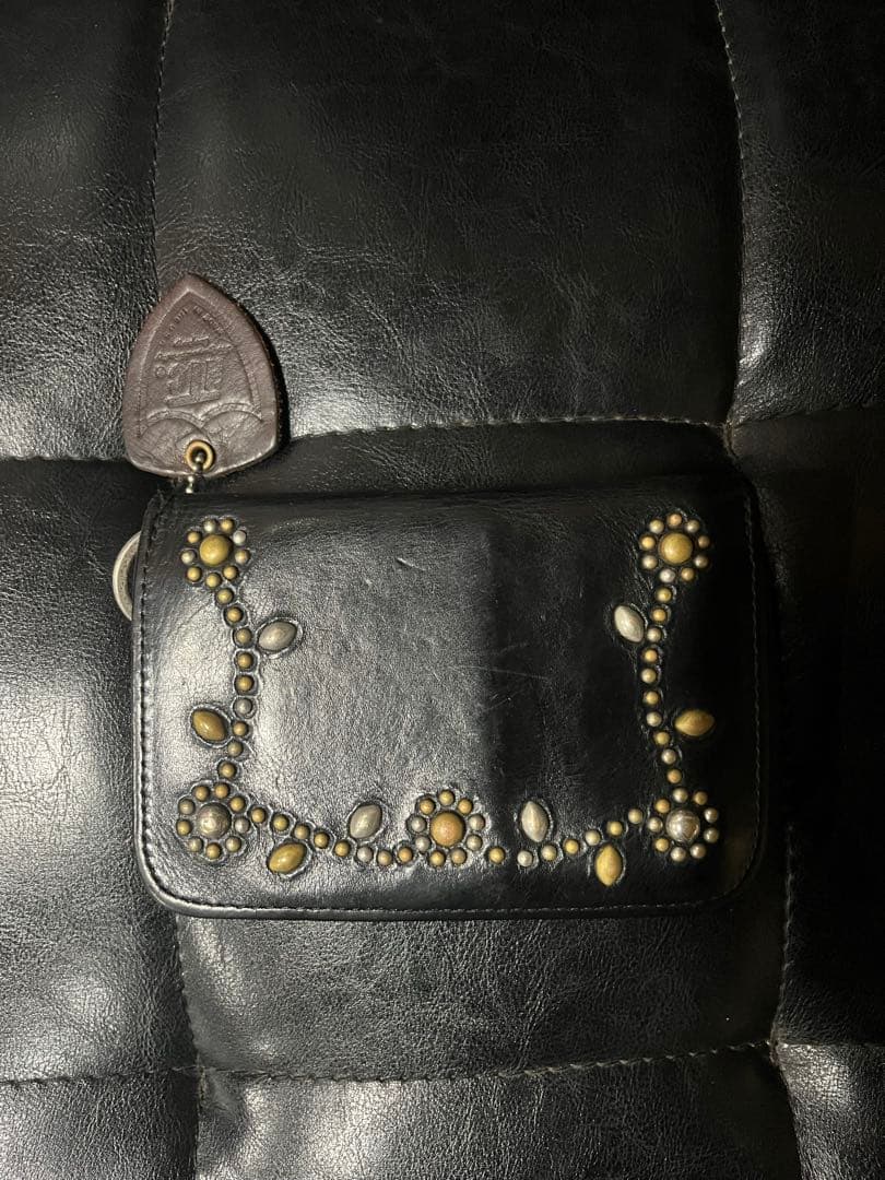 HTC黒 レザー 二つ折り財布