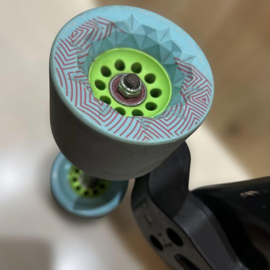 ローデッド　ファゾム　 ウィール、ベアリング無し