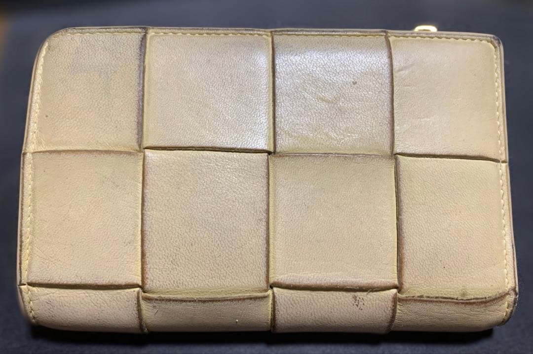 ボッテガヴェネタ マキシイントレチャート レザー カセット 二折財布