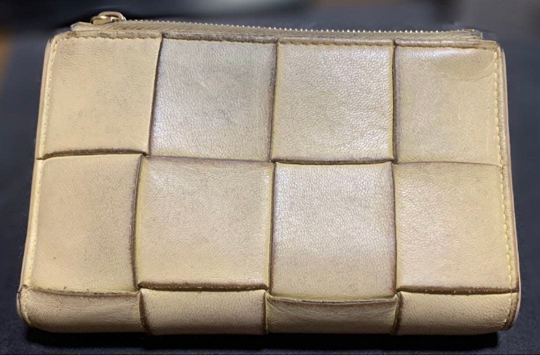 ボッテガヴェネタ マキシイントレチャート レザー カセット 二折財布