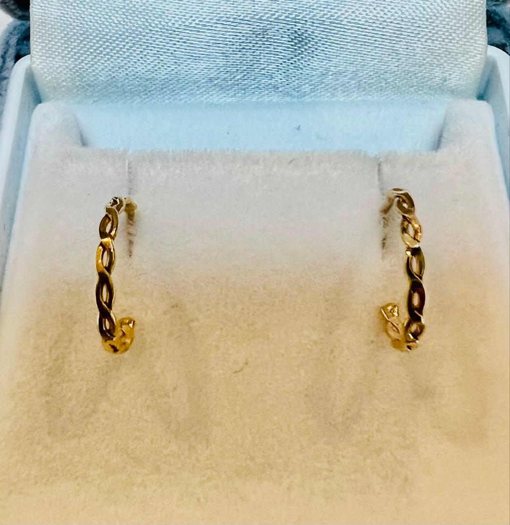 ツイストデザイン K10ゴールドフープピアス 新品未使用 プレゼントにも⭐︎