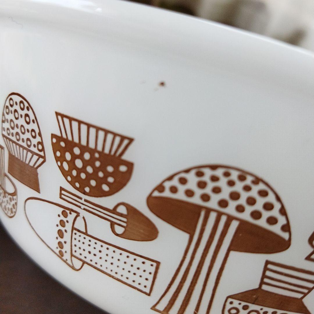 グラスベイク キャセロール きのこ柄 フタあり