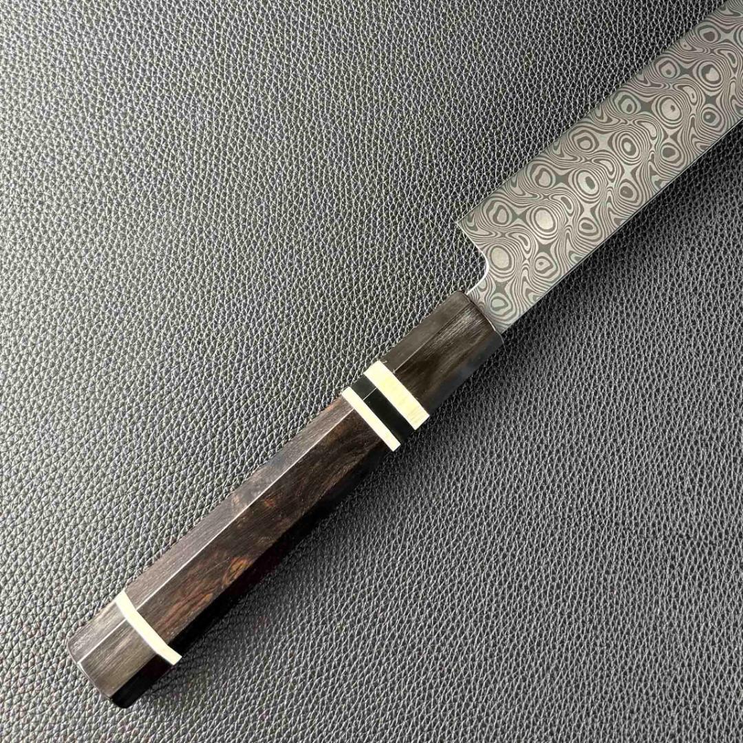 9572新品ダマスカス 切付包丁 尺一 海流紋105層 黒檀黒水牛白三本巻八角柄