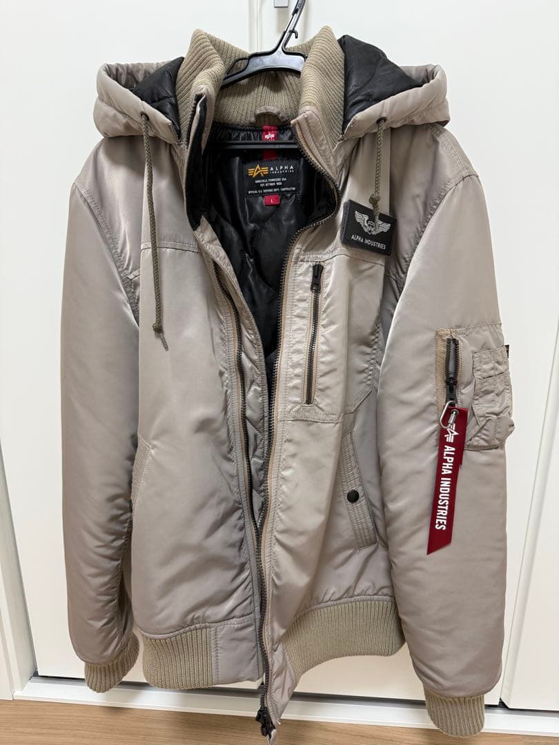 ALPHA INDUSTRIES フーデッドリブジャケット　L ベージュ