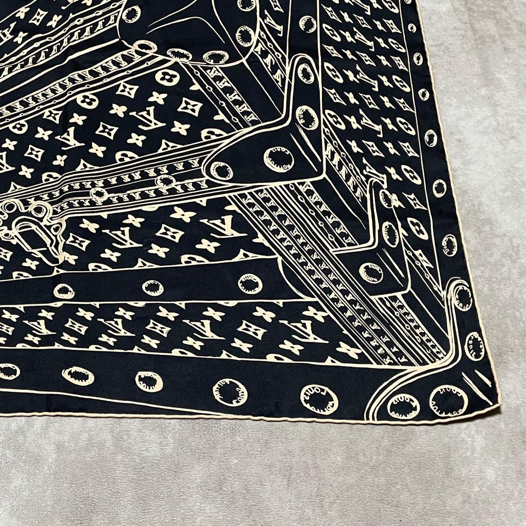 希少　ルイヴィトン　LOUIS VUITTON　トランクモチーフ　スカーフ