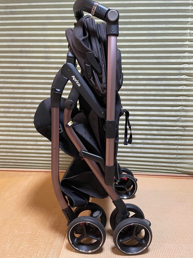 アップリカ　Aprica　最上級　オプティアクションプレミアム　レザーハンドル