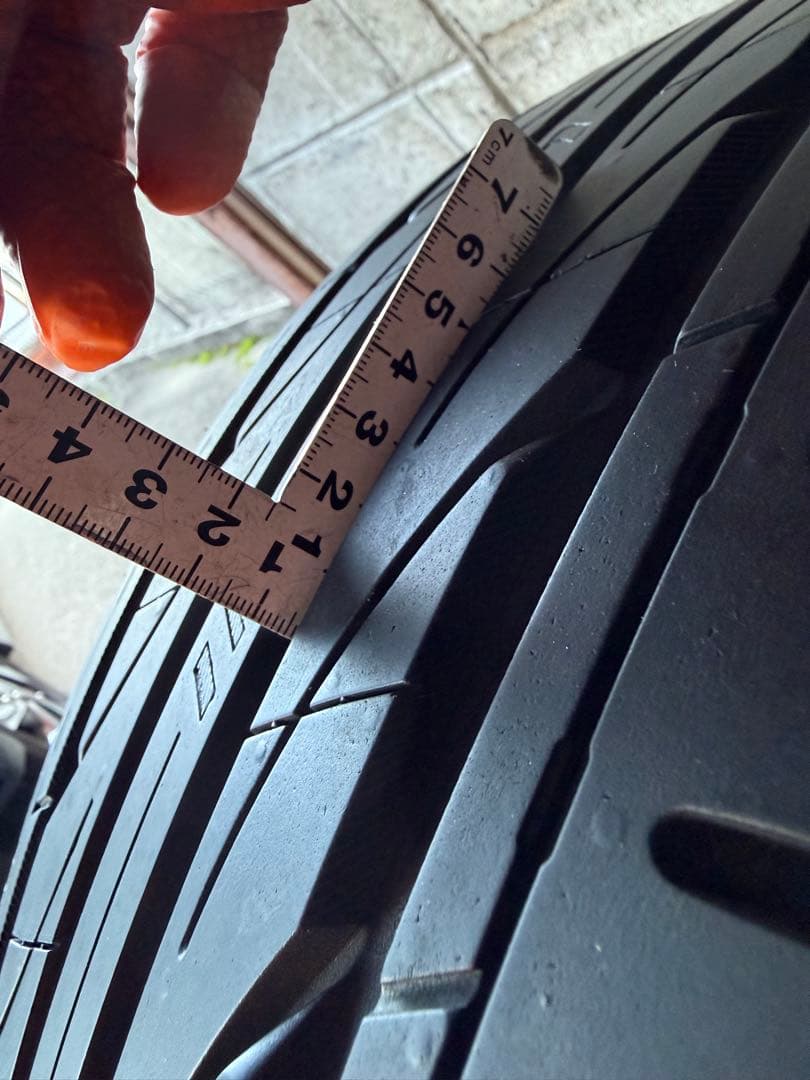 美品！！2024年製　215/45/17 ほぼ新品！！