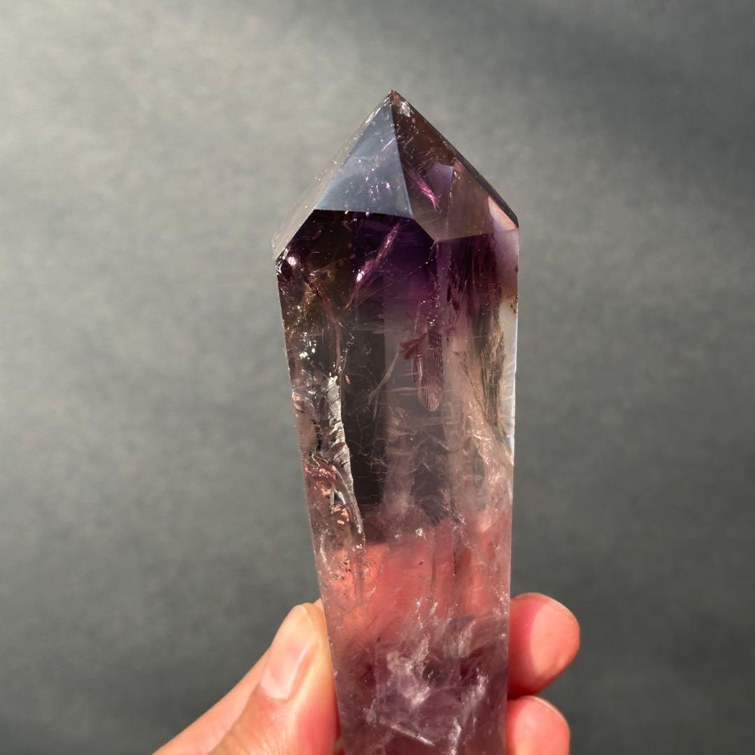 天然石アメジストのポイント　天使の指紋付き　置物G.201