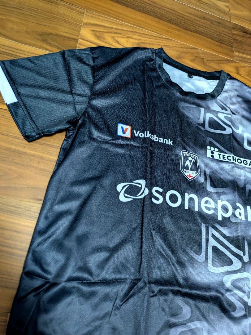 ＊パドヴァ バレーボール　ユニフォーム　シャツ　髙橋藍　海外ユニフォーム　黒