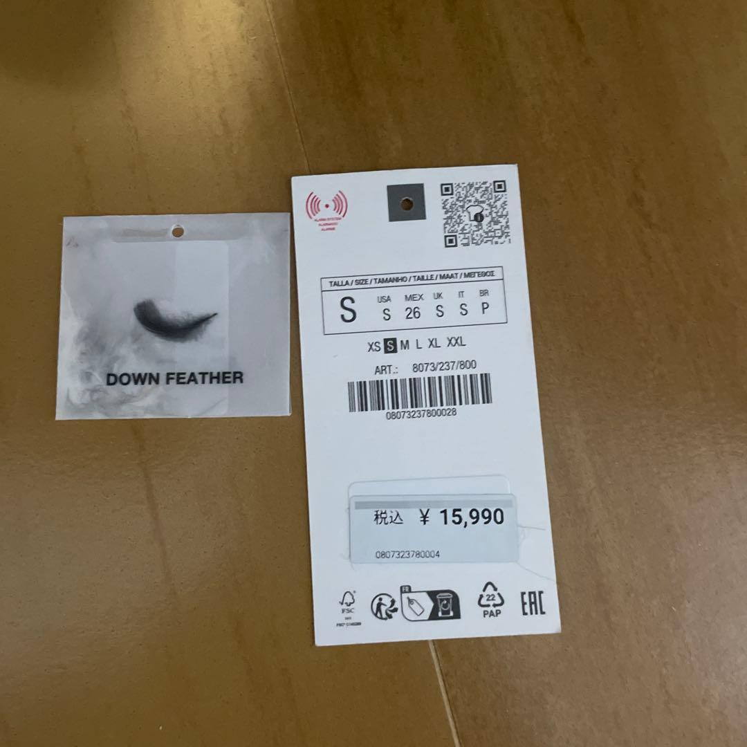 ZARA ザラ セミロング丈フード付きダウンジャケット