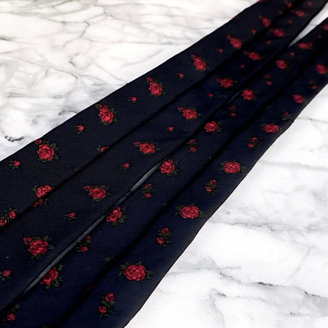 ✨未使用クラス✨GUCCI 現行　インターロッキング　GG柄 薔薇の花　ネクタイ