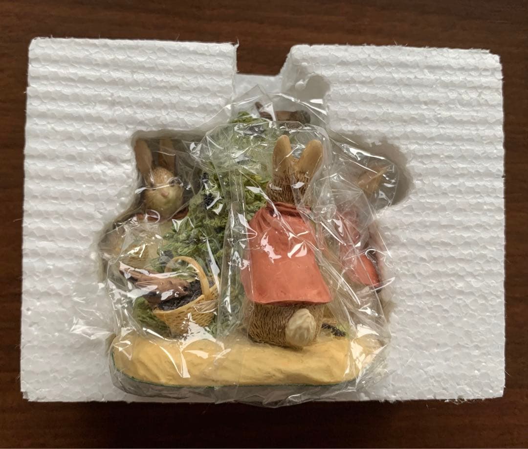 フロプシーモプシーカトンテール フィギュリン ピーターラビット 置物