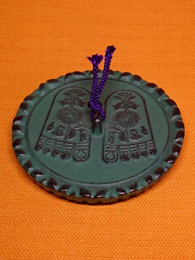 仏教美術　仏足石印　金属　オブジェ　置物　インテリア　工芸品　美術品　A1210