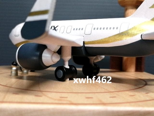 スターラックス航空 木製オルゴール Music Box 音楽と共にバスが走行