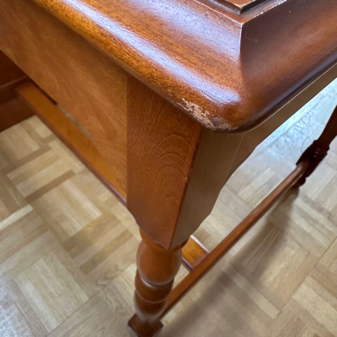 横浜クラシック家具ダニエル　樺桜片袖机