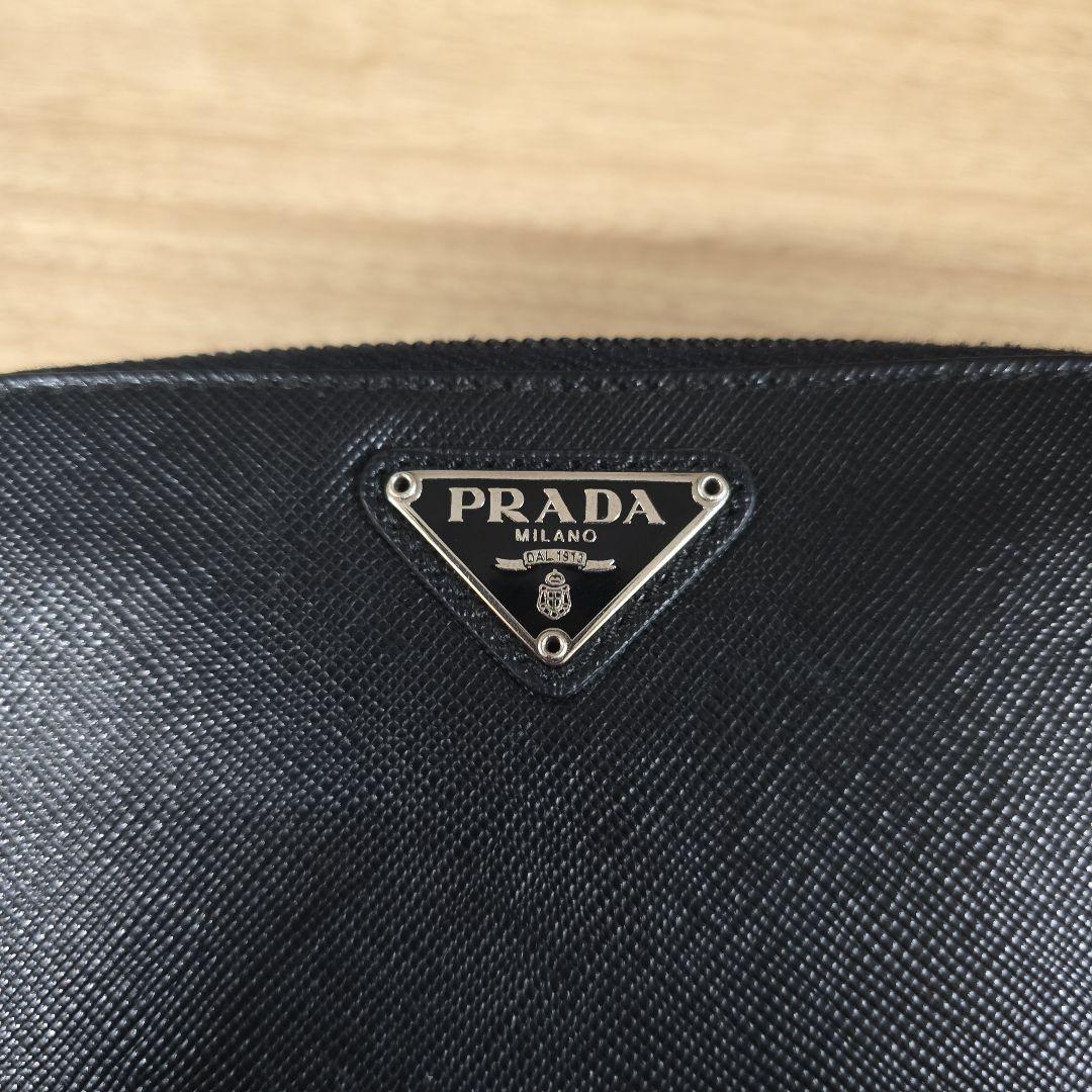 PRADA　サフィアーノレザー　2つ折　ラウンドファスナー
