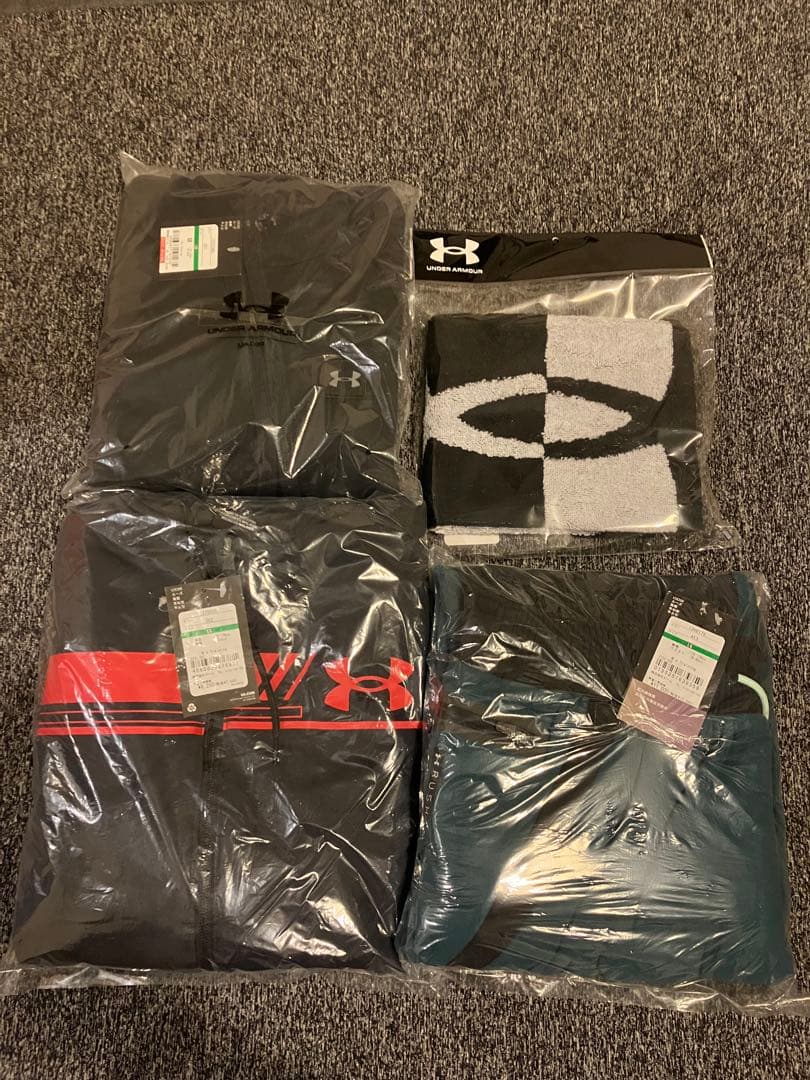 【新品未開封】2025福袋アンダーアーマー パーカー　パンツ　タオル　LGサイズ