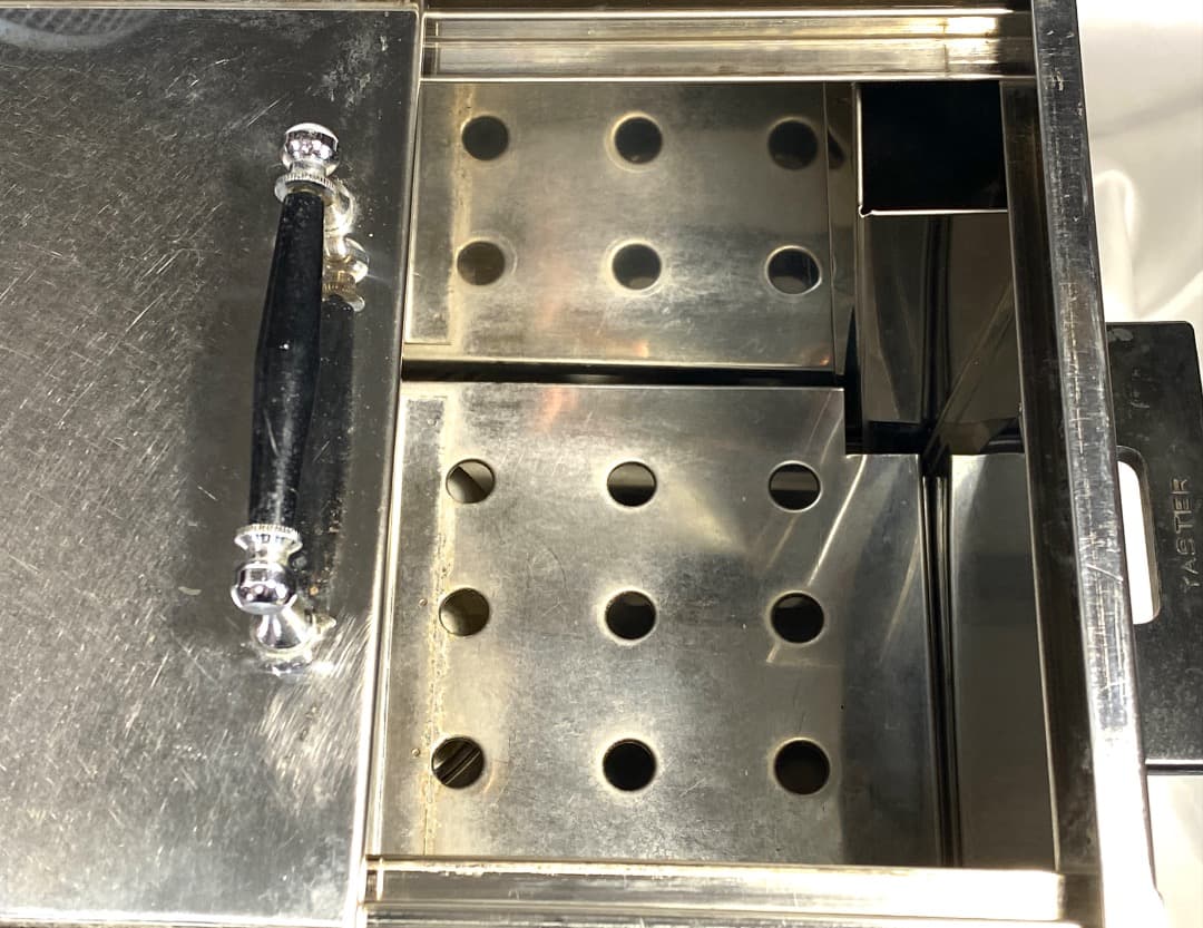 神*威様 【注意】外装、内部、汚れあり ヤスター製 タオルスチーマー 早沸式