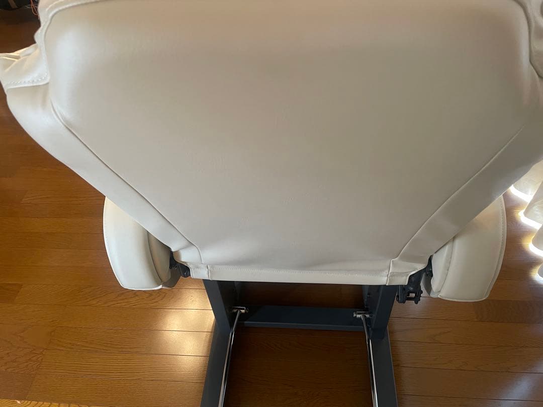 タカラベルモント『快適美顔』エステベッド