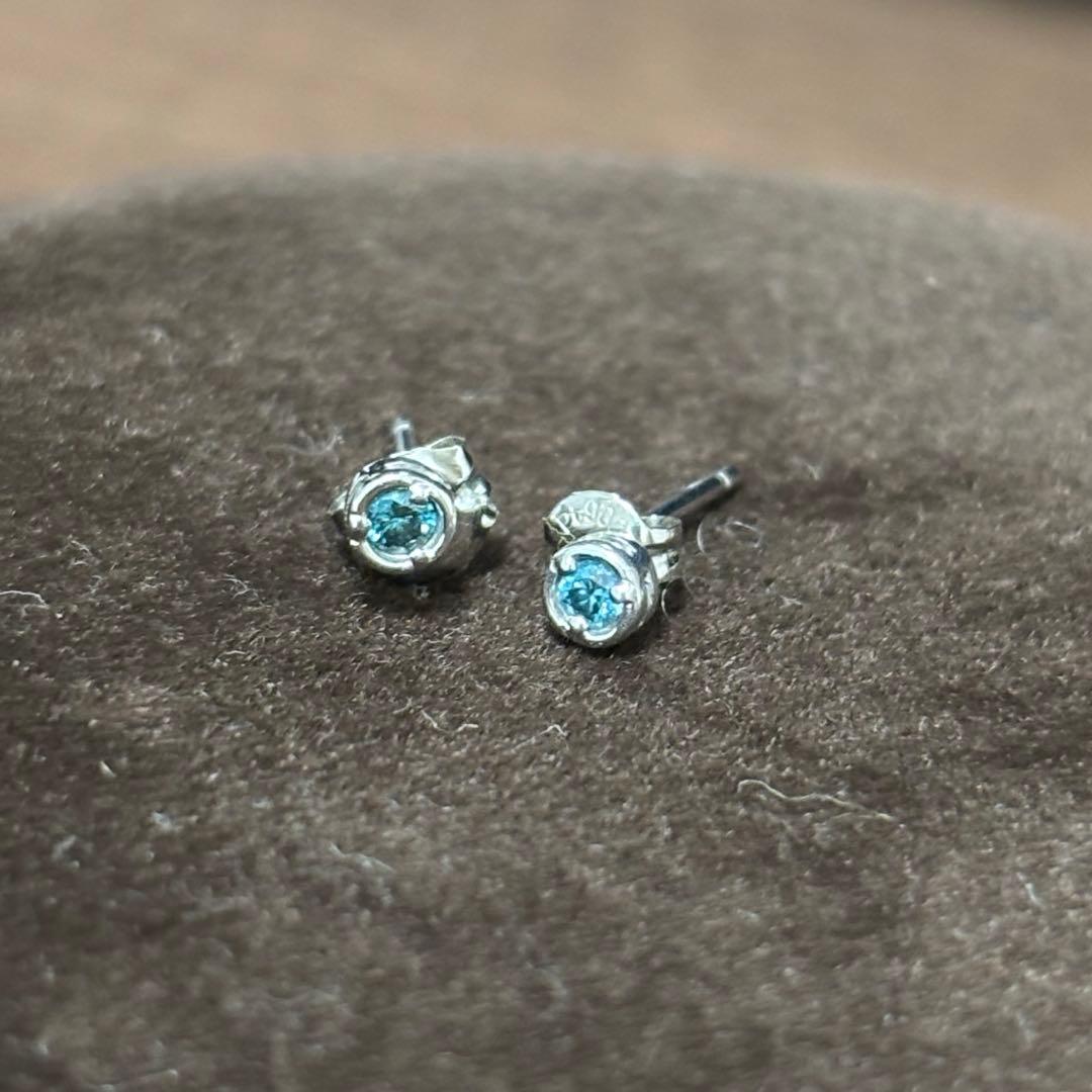 プラチナ ピアス