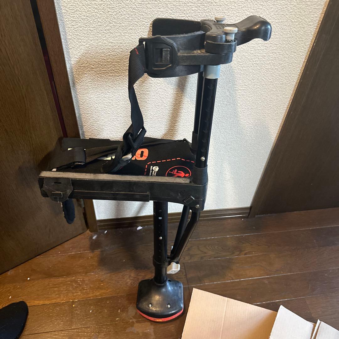 アイウォーク iwalk2.0 ハンズフリーになる松葉杖