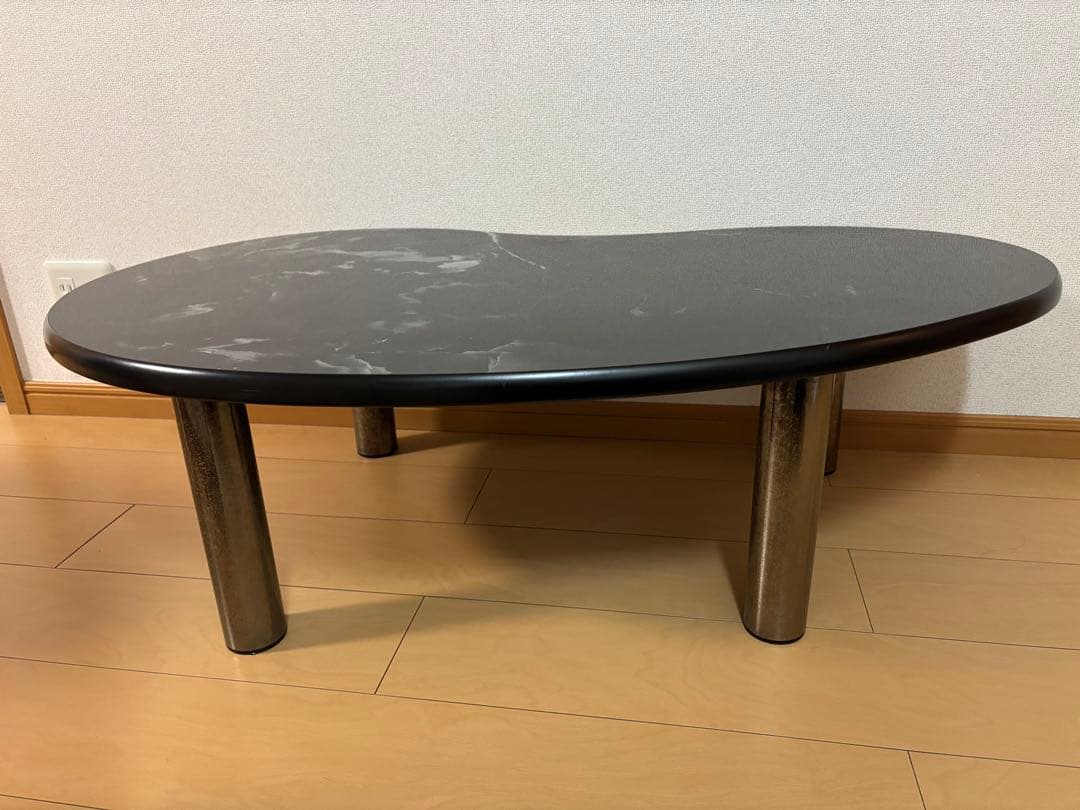 【送料込】マーブル調の勾玉型コーヒーテーブル