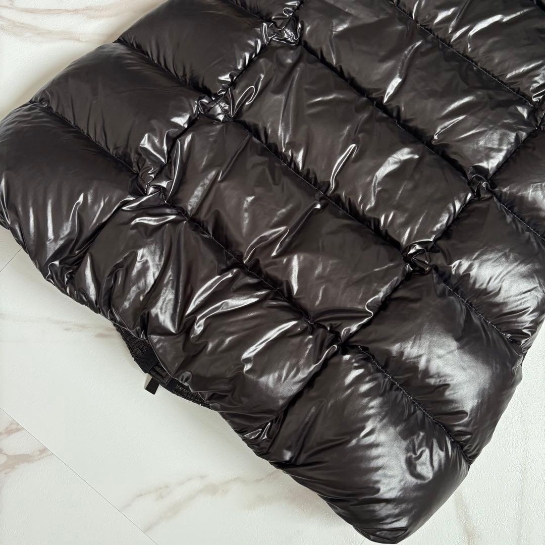 美品◆2021AW タトラス ダウン ベスト 光沢 シャイニング L 黒