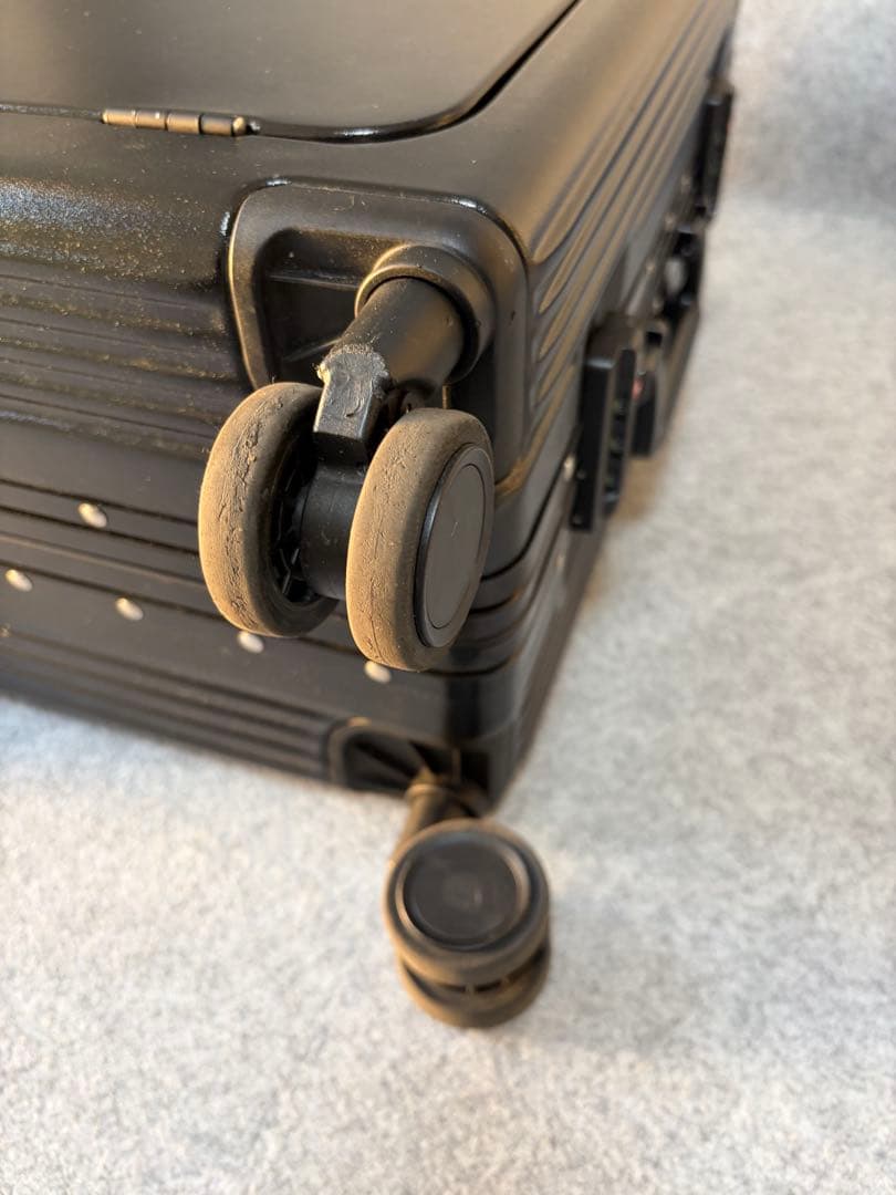 【週末価格】タビトラ　スーツケースキャリーUSBポート付き