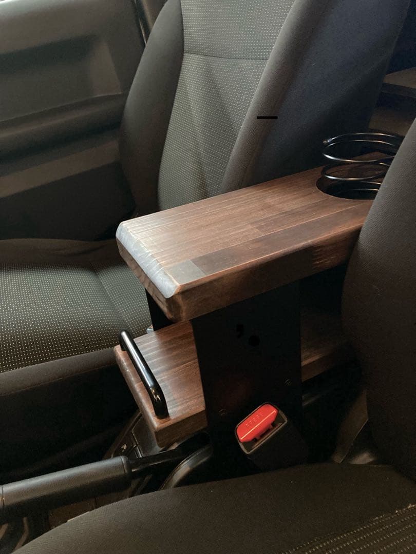 ジムニー　アームレスト　jb64.74