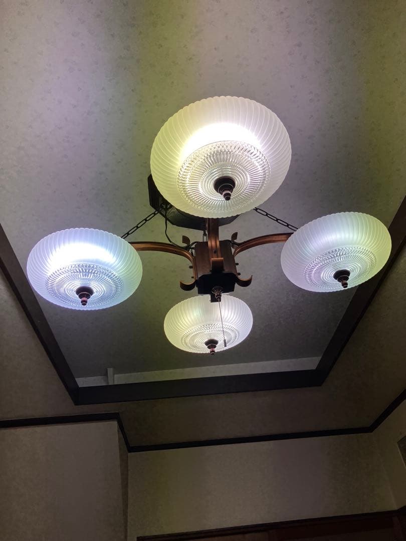 4灯式ガラスシャンデリア