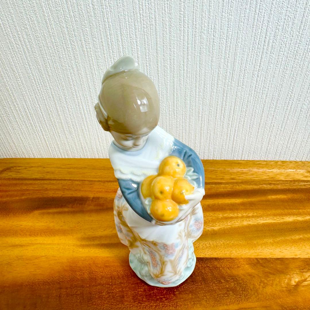 美品 リヤドロ LLADRO バレンシアの少女 オレンジがいっぱい 置物 陶器