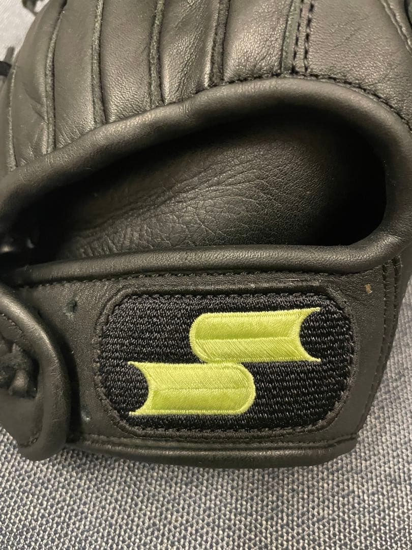 SSK 野球 軟式グローブ 一般用　大人　右投げ　グラブ　内野手　右利き　黒