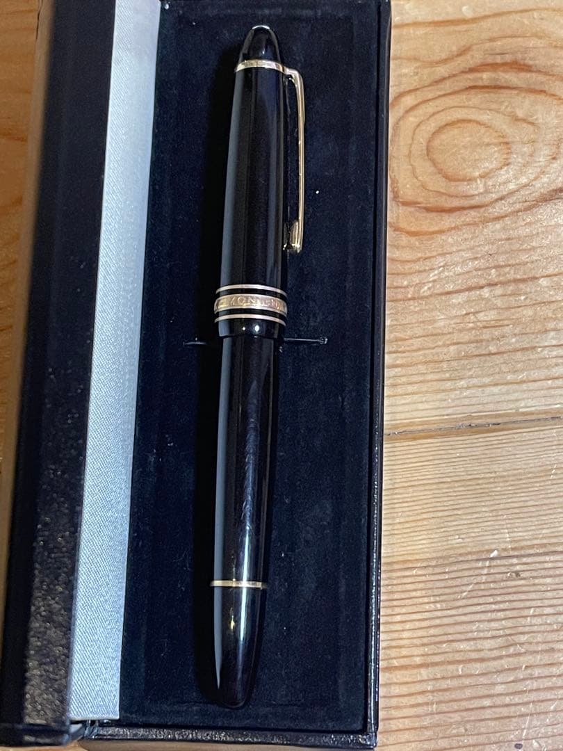 MONTBLANC 万年筆 ケース付　インク２本付きセット
