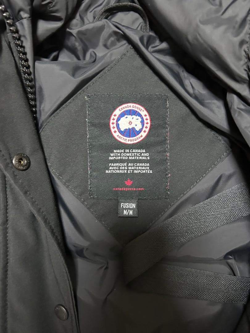   Fusion ブラック Mサイズ ダウンジャケット