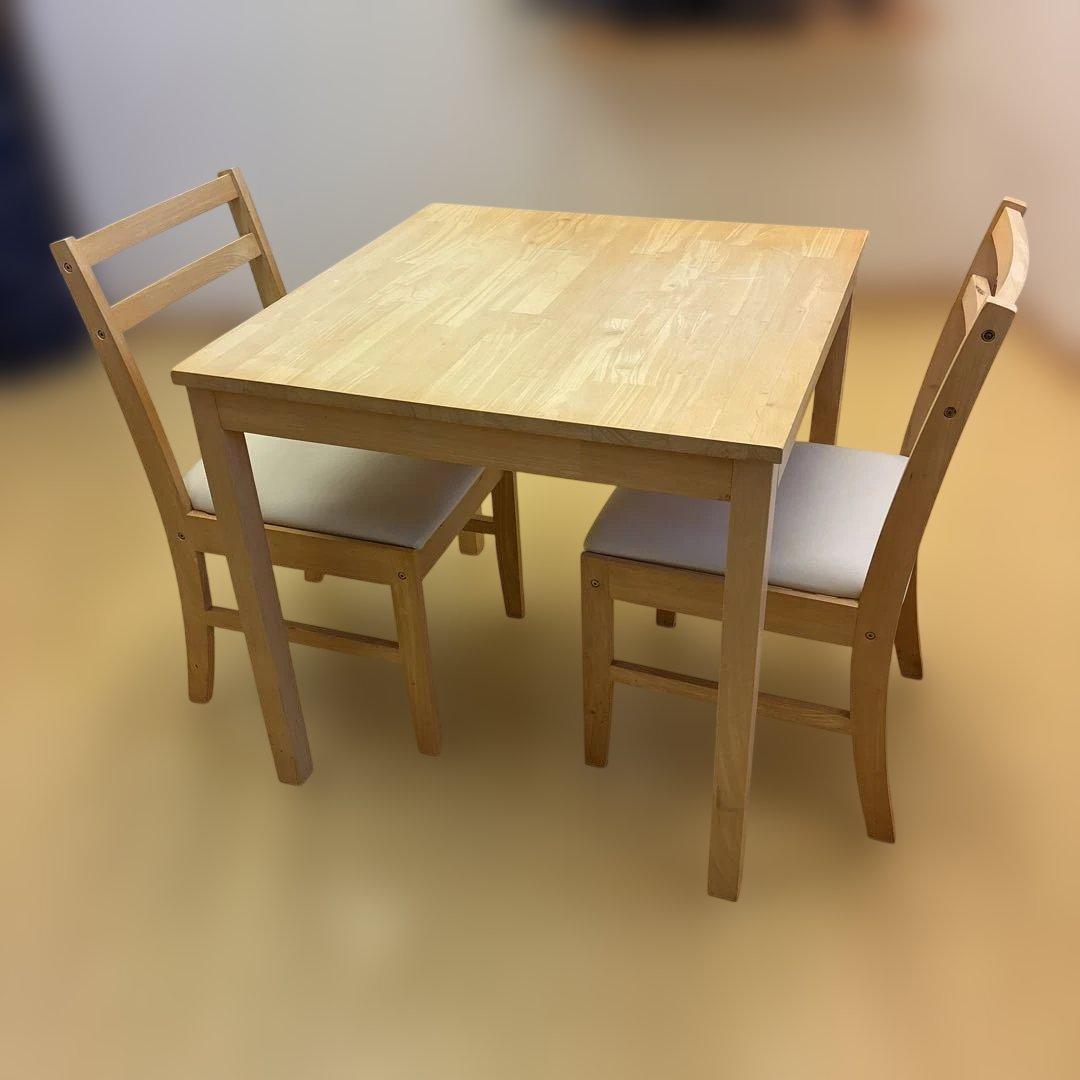 木製ダイニングテーブルと椅子セット