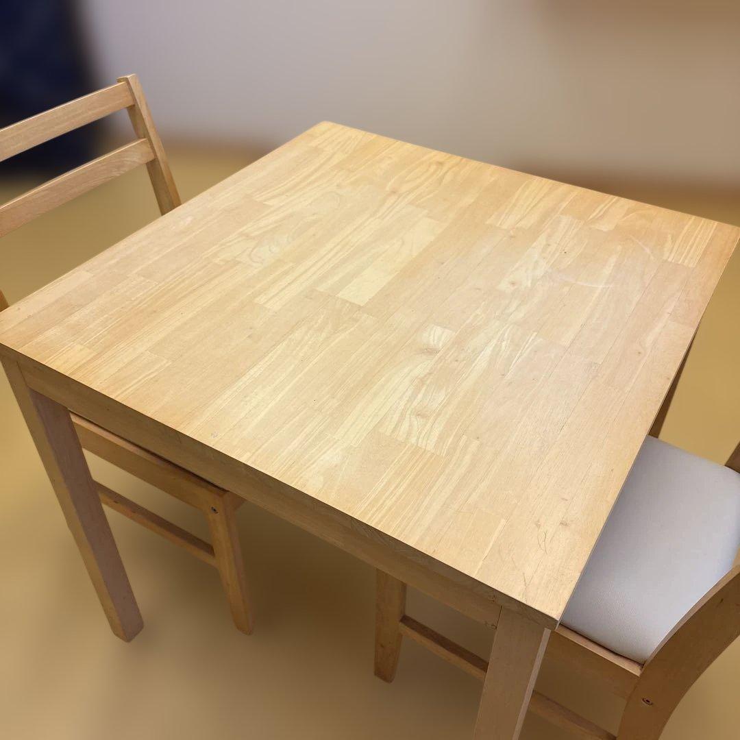 木製ダイニングテーブルと椅子セット