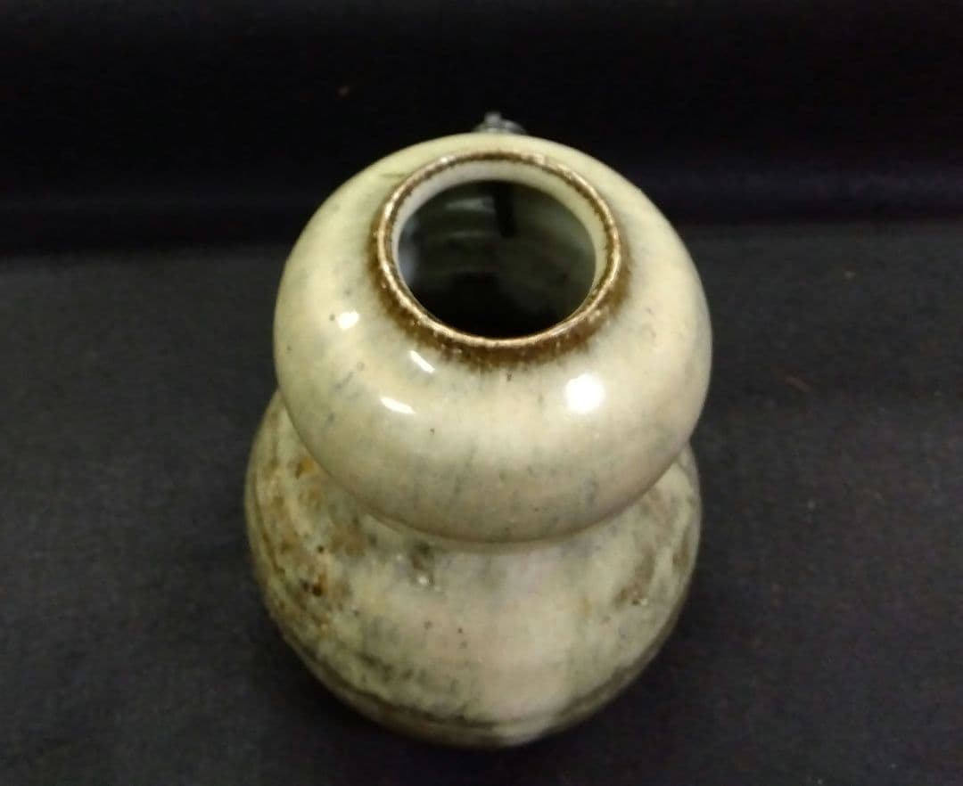 茶道具 花入 掛花入 萩焼 灰被 晴雲山 岡田裕 裏千家 日本工芸会正会員