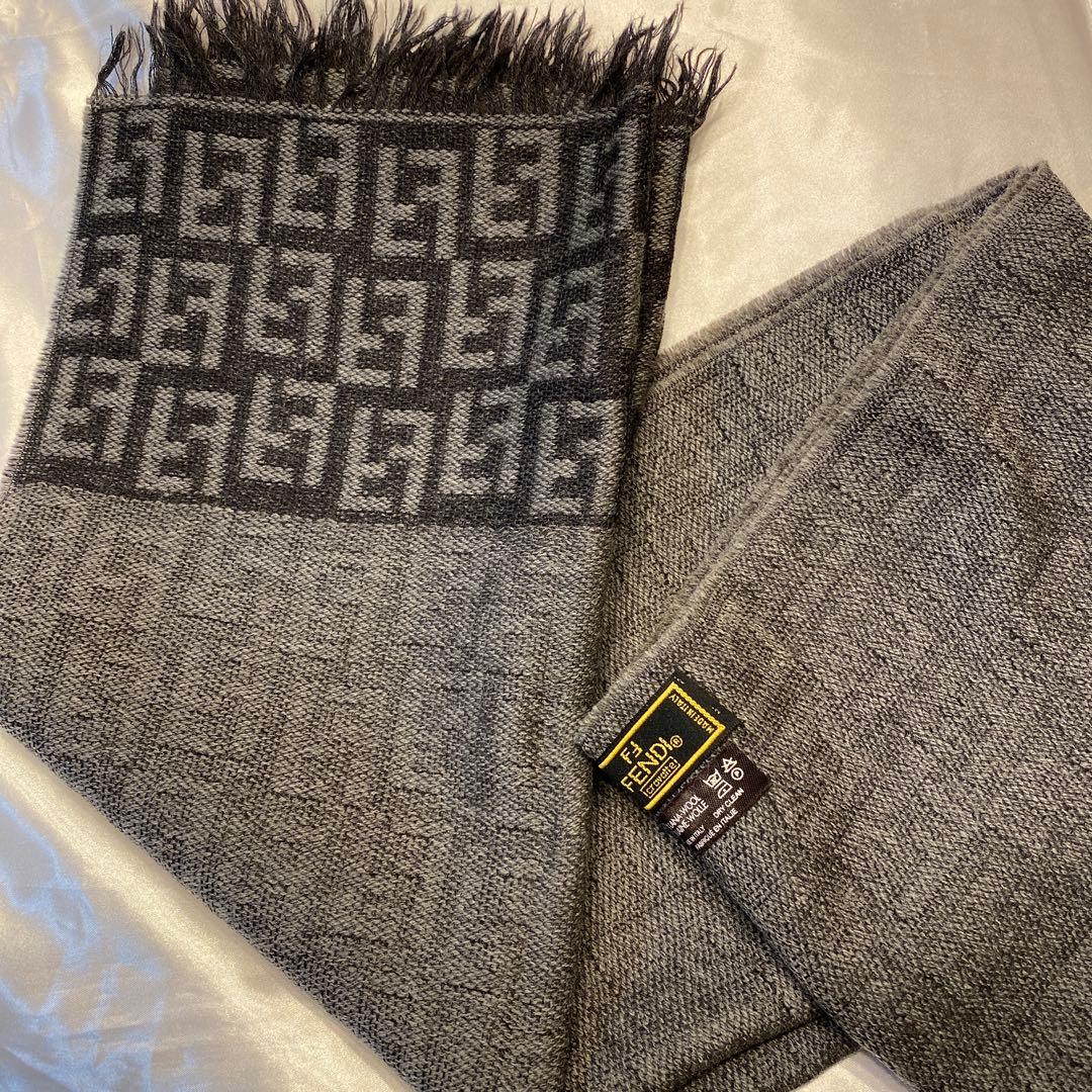 FENDI フェンディ　ブラック×グレー マフラー 総柄ズッカロゴ　アーカイブ