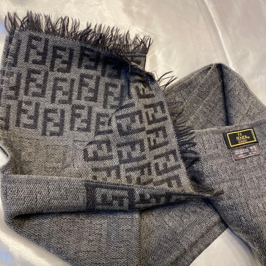 FENDI フェンディ　ブラック×グレー マフラー 総柄ズッカロゴ　アーカイブ